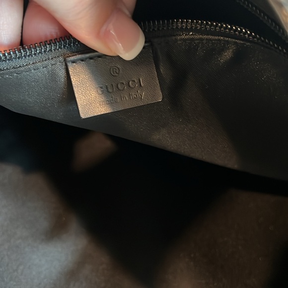 Gucci Logo Large Monochrome Canvas Adjustable Tote - Picture 7 of 10